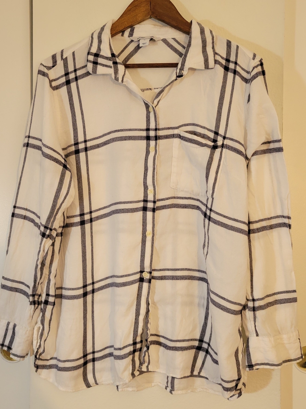 Old Navy The Classe Shrit  White & Black Plaid Button-Up Shirt